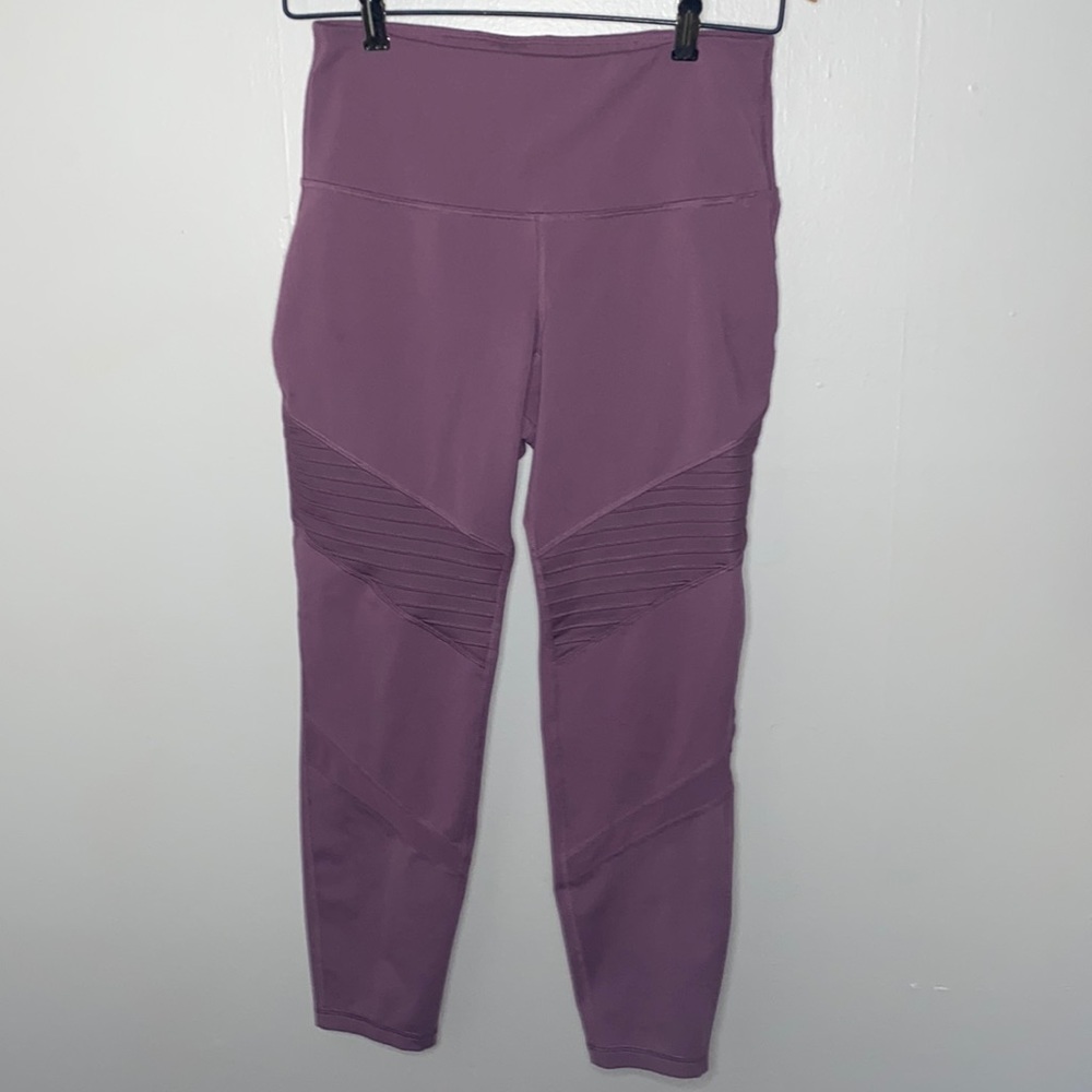 🎈Old Navy plum colored leggings! - Picture 2 of 6